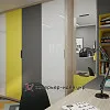 Дизайн дитячої кімнати з яскравими акцентами жовтого і рожевого